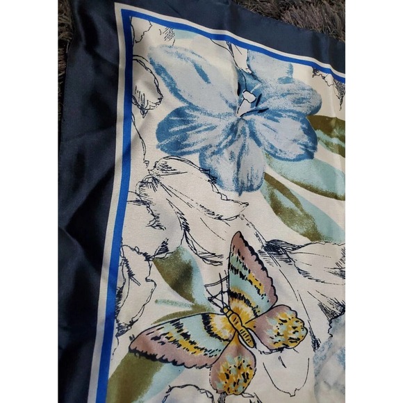 Vince Camuto Multifunctional Square XL Floral Butterflies Scarf 48" x 48" - Picture 4 of 8